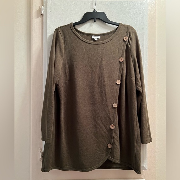 Avenue Tops - Plus size- Long sleeve green top